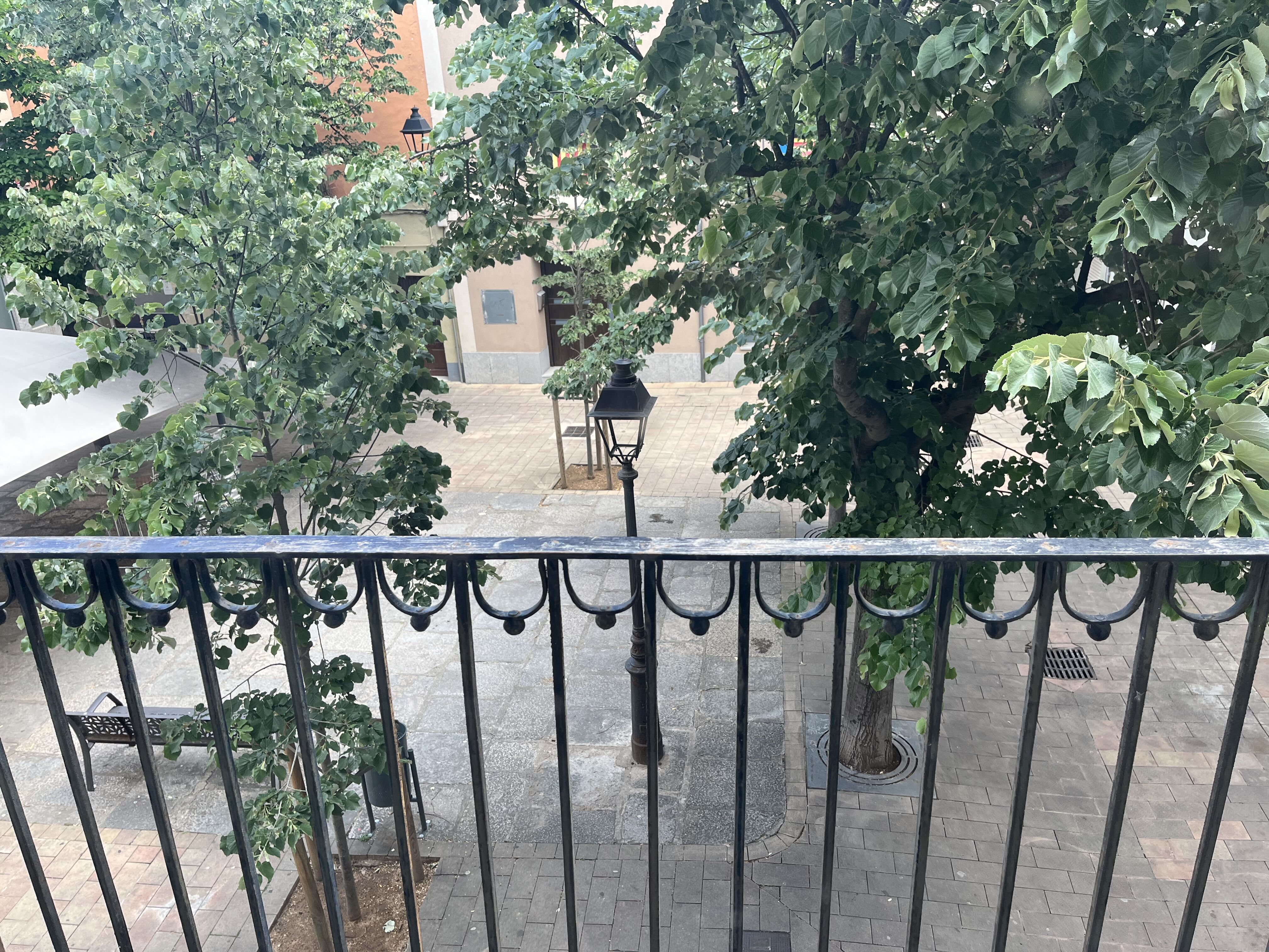 Vistes a Plaça Petita